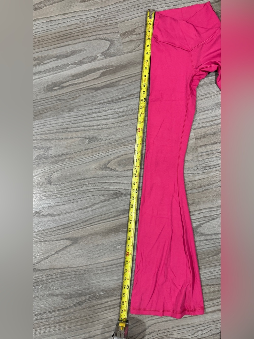 Offline by Aerie Pink flare cross over leggings
Woman’s Size XS - Picture 5 of 6